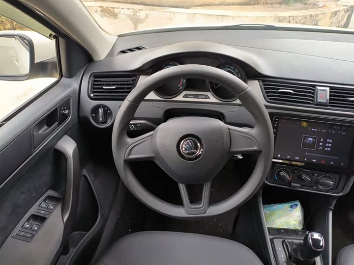 Skoda Rapid Spaceback 2020 2020款 1.5L 自动标准版