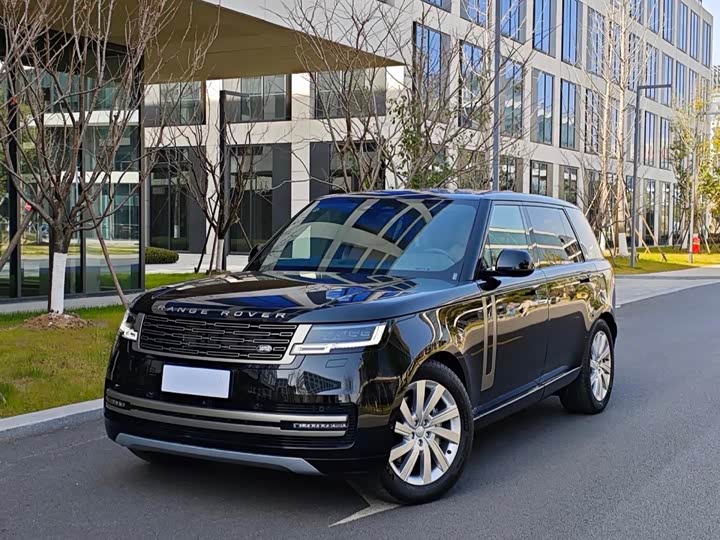 Land Rover Range Rover 2026 2026款 3.0 L6 400PS SE长轴版
