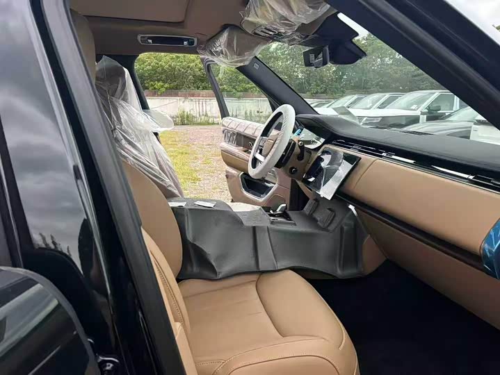 Land Rover Range Rover 2026 2026款 3.0 L6 400PS SE长轴版