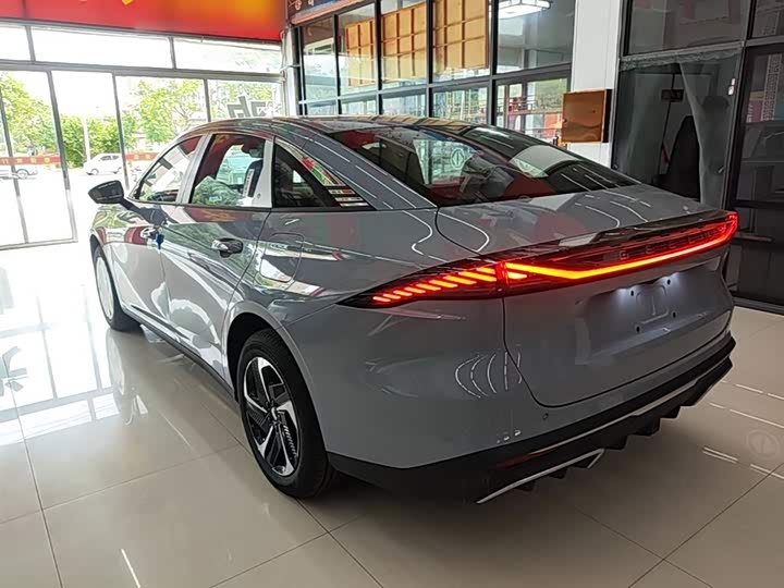 Geely Galaxy L6 2025 2025款 EM-i 140km 探索+版