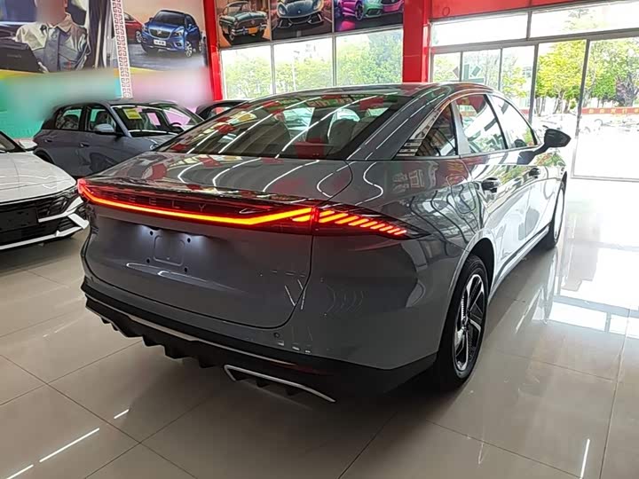 Geely Galaxy L6 2025 2025款 EM-i 140km 探索+版