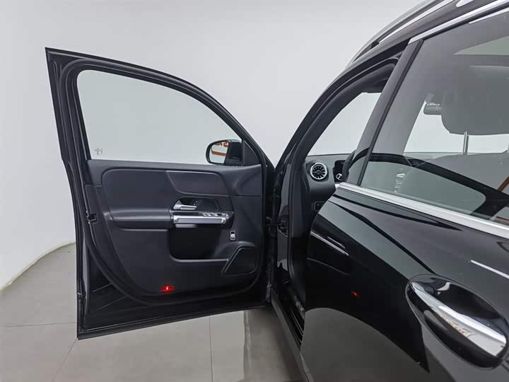 Mercedes-Benz GLB-Class 2022 2022款 GLB 220 动感型
