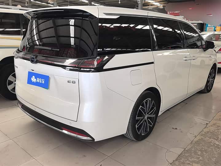 Фото 3 - GAC Trumpchi E8
