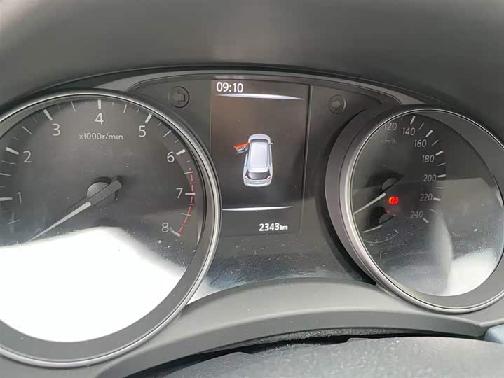 Nissan X-Trail 2025 2025款 荣誉 2.0L 两驱领先版