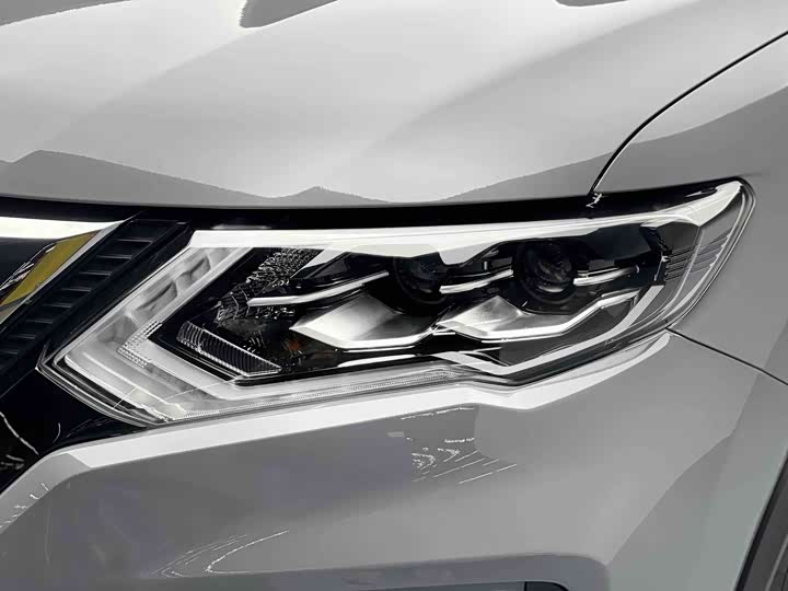 Nissan X-Trail 2025 2025款 荣誉 2.0L 两驱领先版