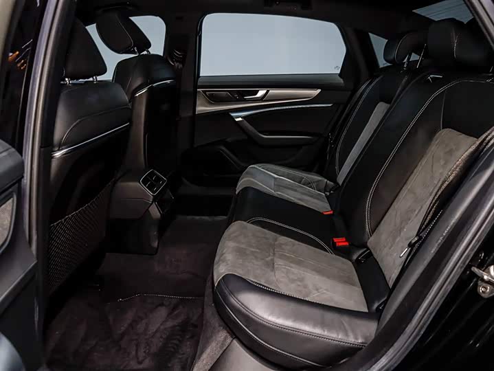 Фото 9 - Audi A6L