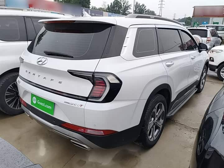 Фото 7 - Hyundai Santa Fe