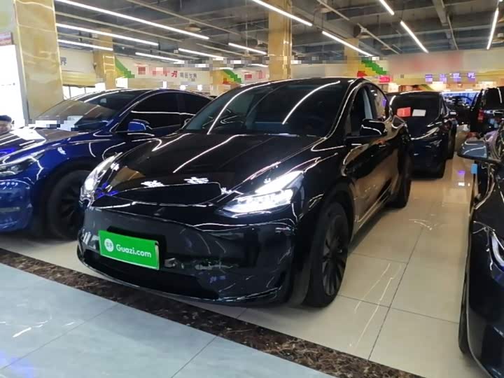 Zdjęcie 1 - Tesla Model Y