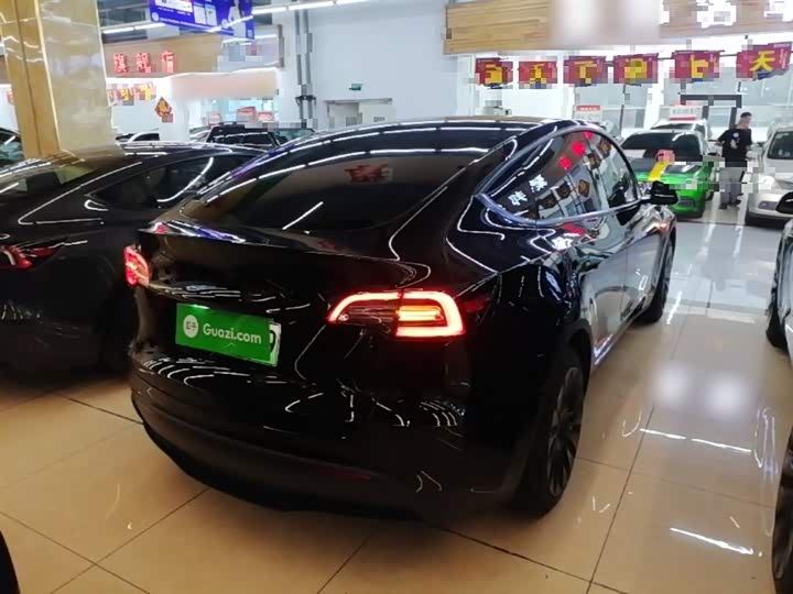 Zdjęcie 7 - Tesla Model Y