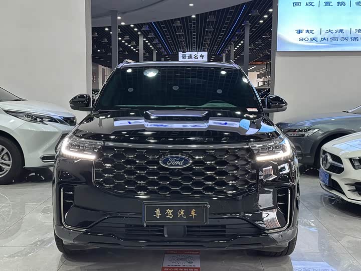 Фото 2 - Ford Explorer