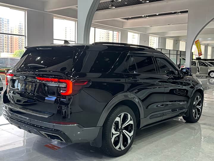 Фото 5 - Ford Explorer
