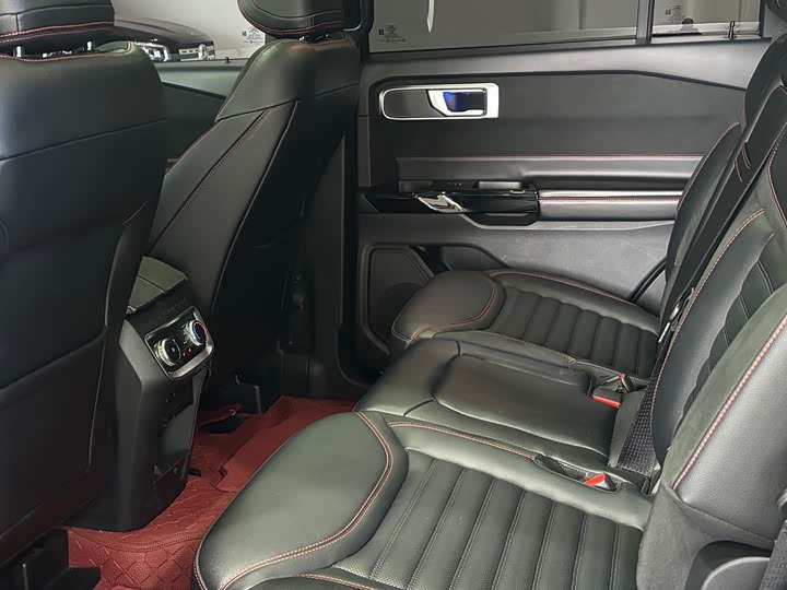 Фото 7 - Ford Explorer