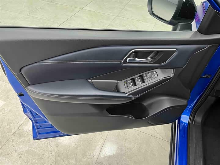 Фото 6 - Nissan Qashqai