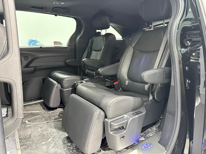 Toyota Sienna 2021 2021款 2.5L混动 尊贵版