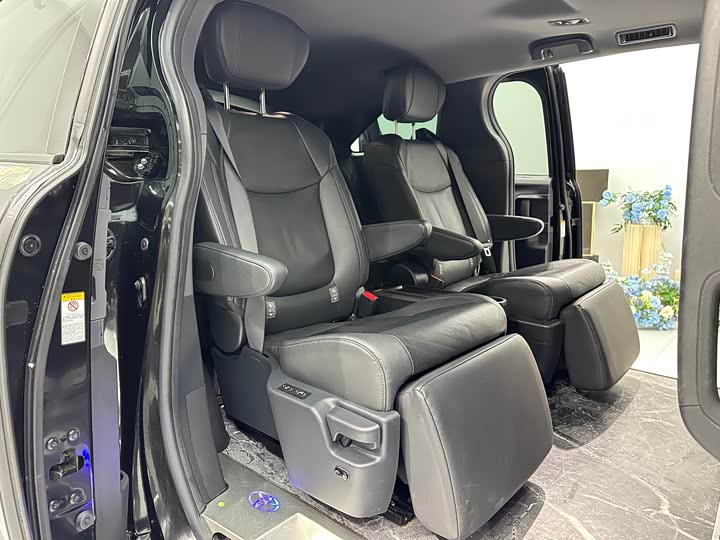 Toyota Sienna 2021 2021款 2.5L混动 尊贵版