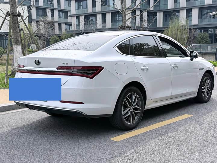 Фото 9 - BYD Qin Pro Hybrid/EV