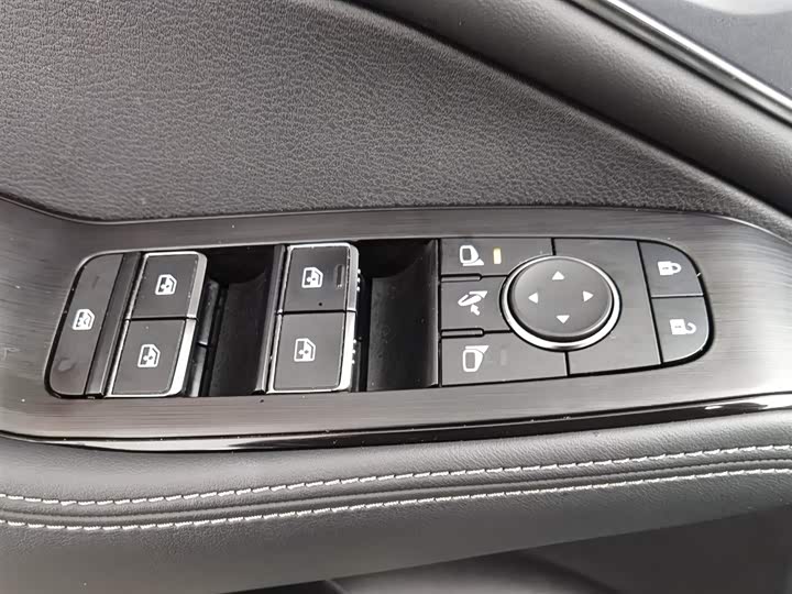 Фото 9 - Nissan X-Trail