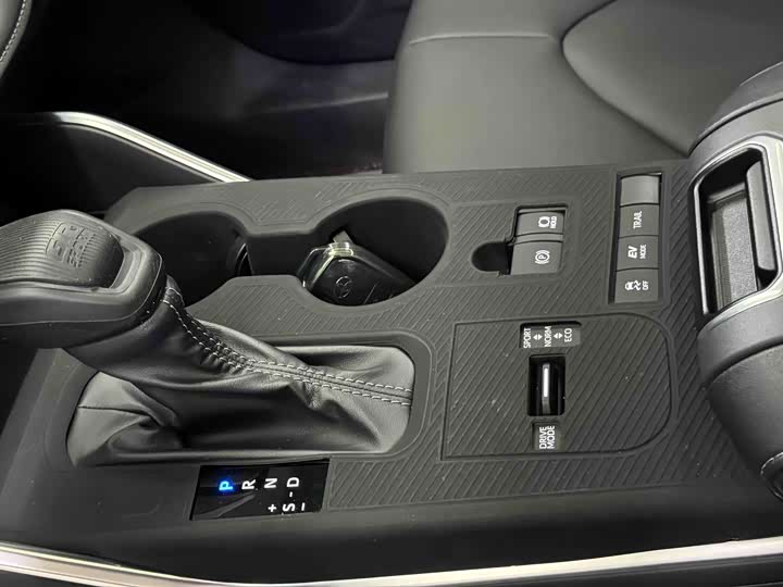 Toyota Crown Kluger 2024 2024款 2.5L HEV四驱尊贵版