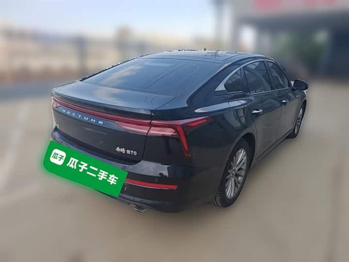 2025 Bestune B70