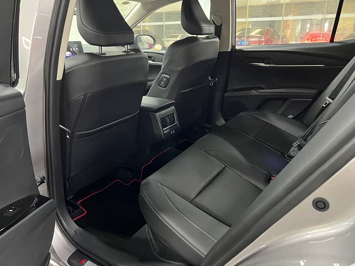 Toyota Camry 2026 2026款 2.0S 运动版