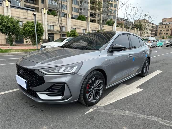 Ford Focus 2022 2022款 三厢 EcoBoost 180 自动ST Line