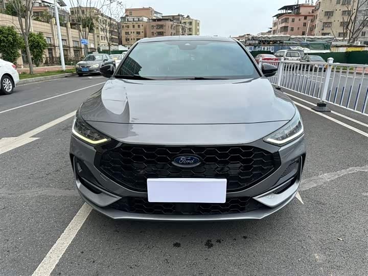 Ford Focus 2022 2022款 三厢 EcoBoost 180 自动ST Line