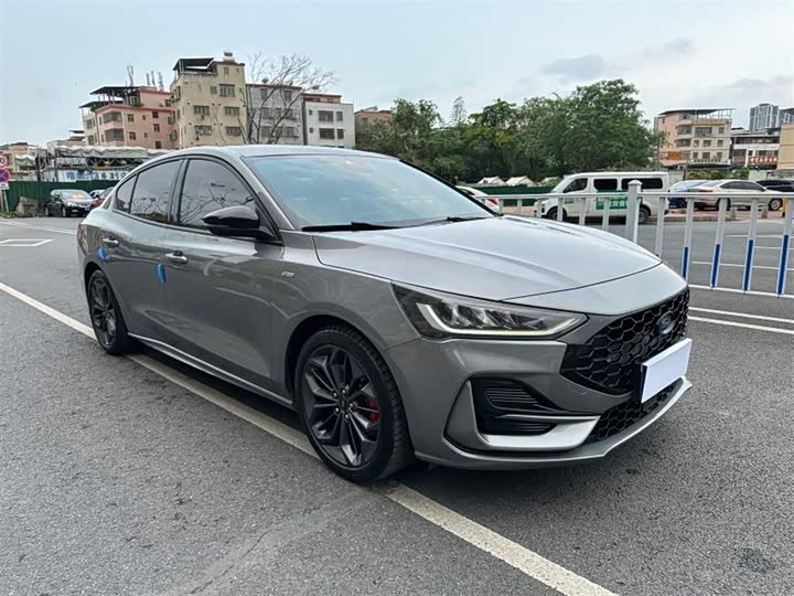 Ford Focus 2022 2022款 三厢 EcoBoost 180 自动ST Line