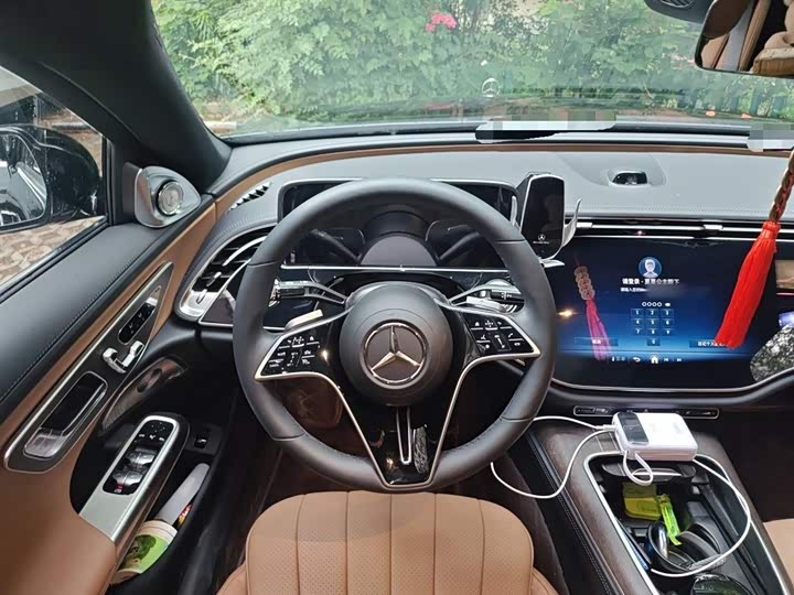 Фото 3 - Mercedes-Benz E-Class