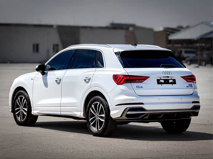 Zdjęcie 4 - Audi Q3