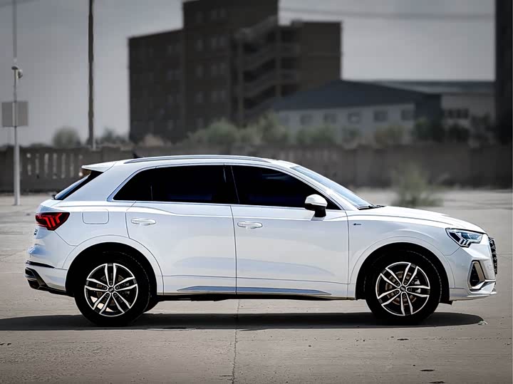 Zdjęcie 7 - Audi Q3