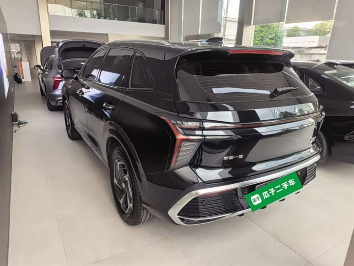 2024 Hongqi HS3