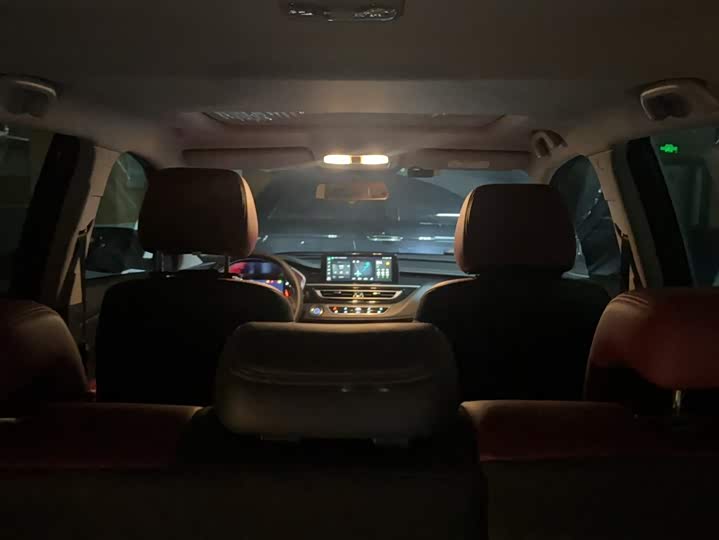 Фото 9 - Changan CS75