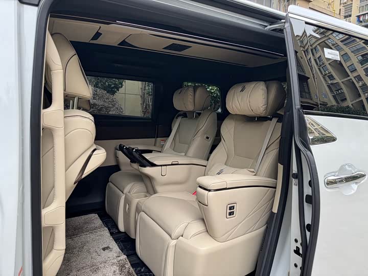 صورة 8 - Toyota Alphard