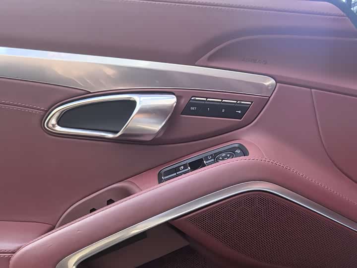 Photo 8 - Porsche 718