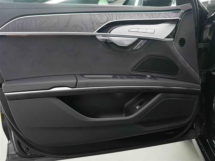 Audi A8 2025 2025款 A8L 45 TFSI quattro 豪华型