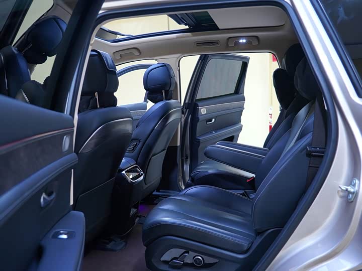 Aito M7 2022 2022款 1.5T 四驱豪华版