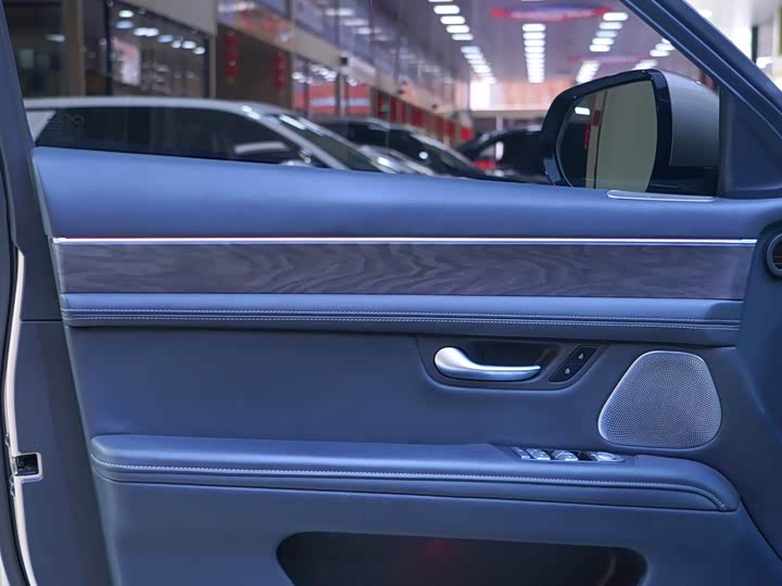 Aito M7 2022 2022款 1.5T 四驱豪华版