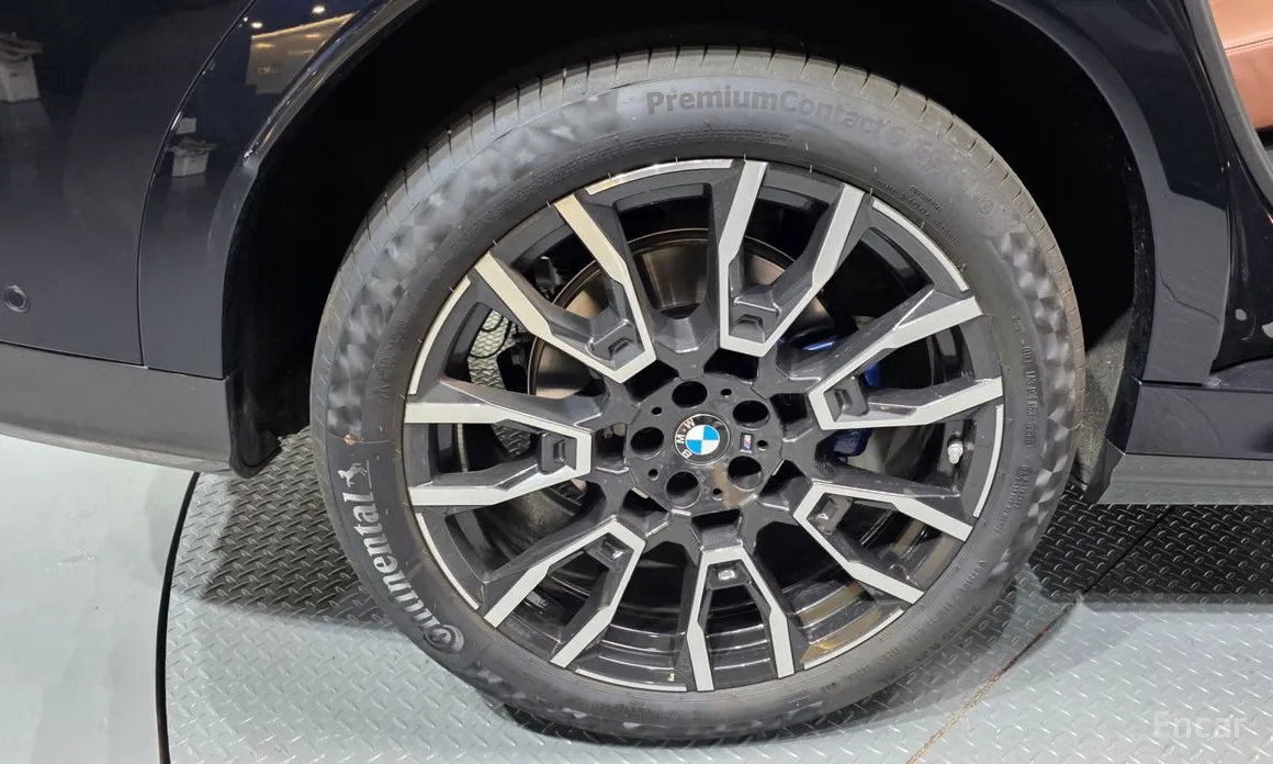 Photo 5 - BMW X6