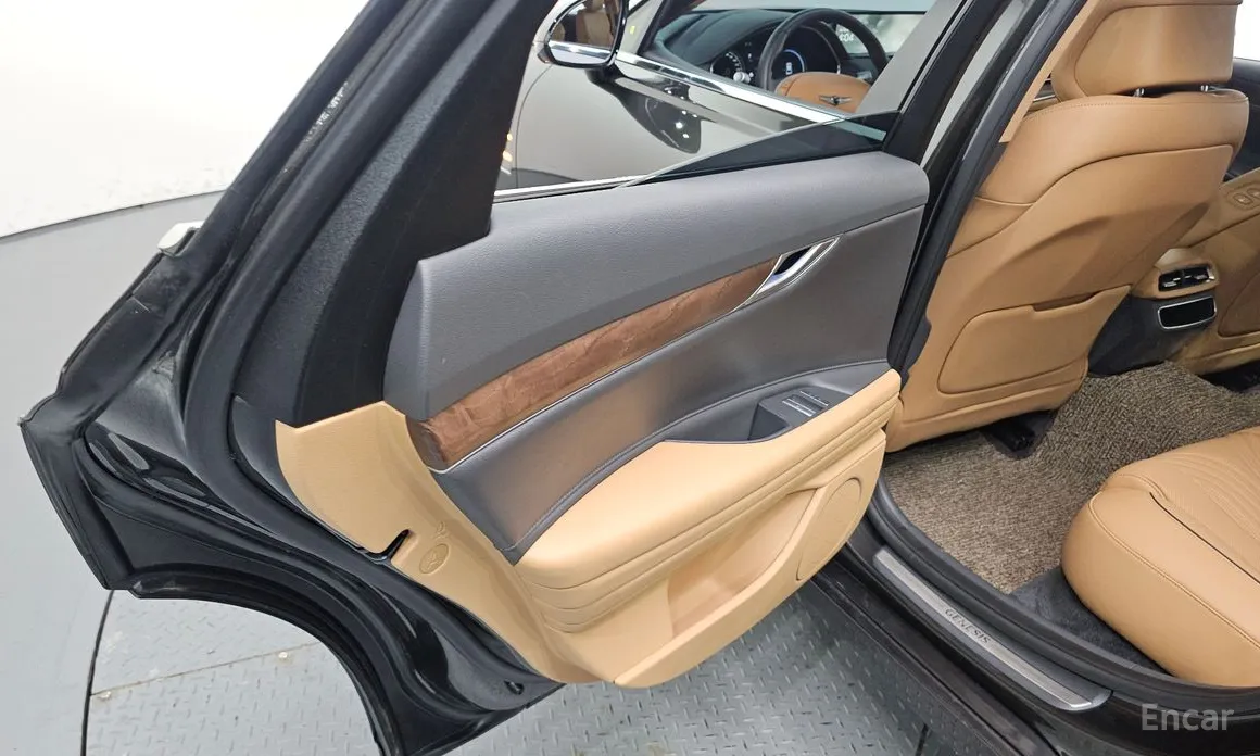 Фото 25 - Genesis G80