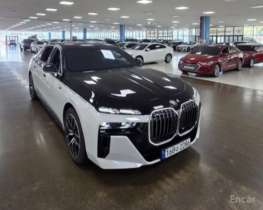 BMW 7 Series 2022 740i sDrive M Sport