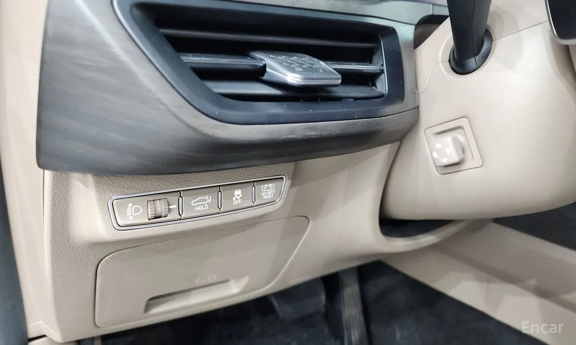 Photo 28 - Kia K8