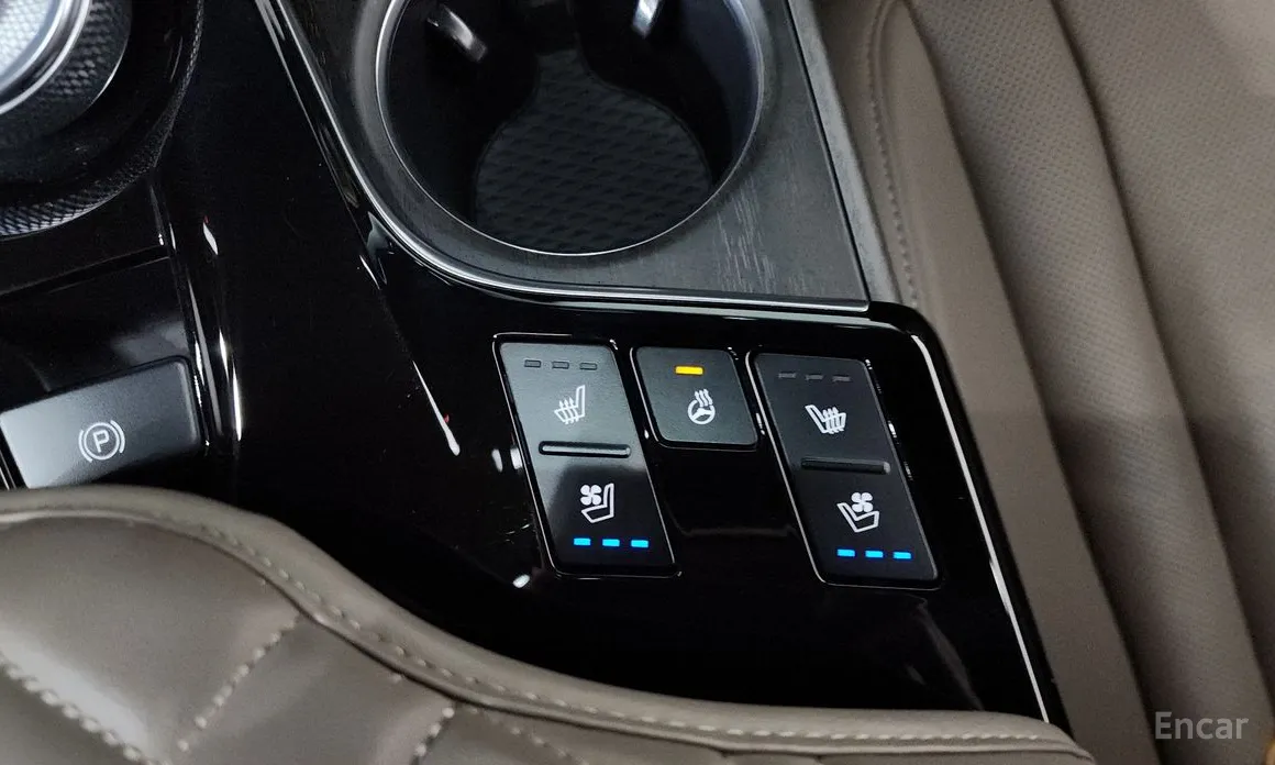 Photo 29 - Kia K8