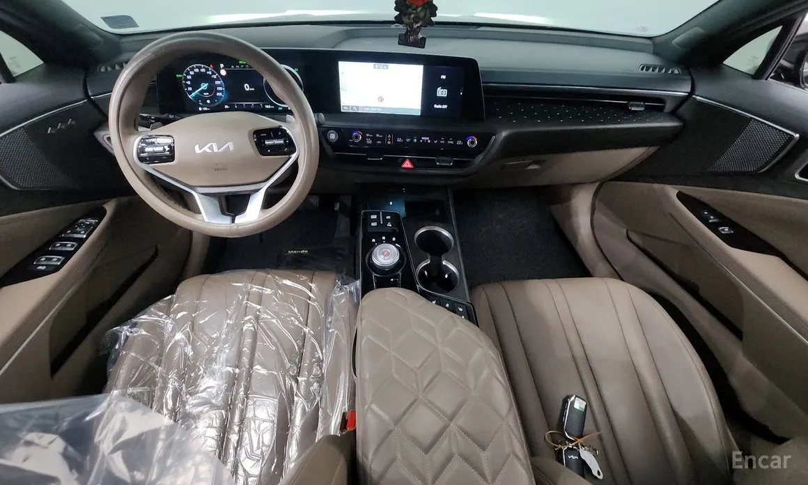 Photo 7 - Kia K8