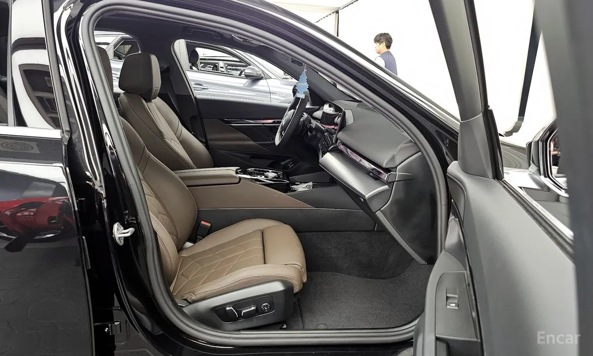 BMW 5 Series 2023 520i