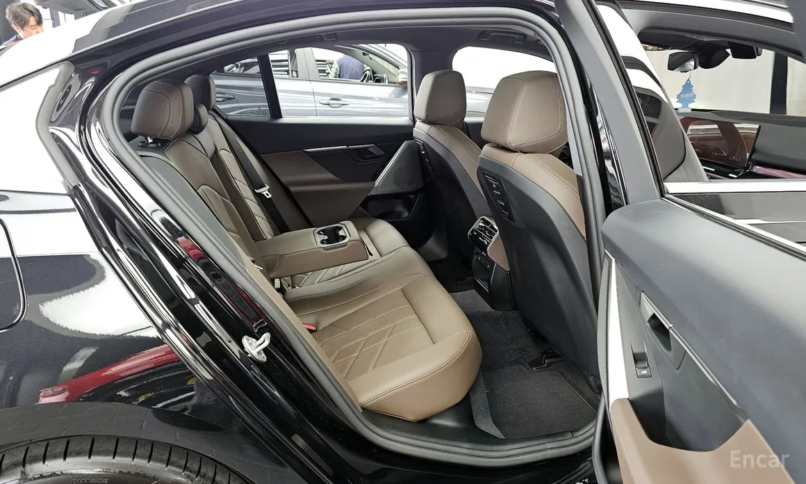 BMW 5 Series 2023 520i