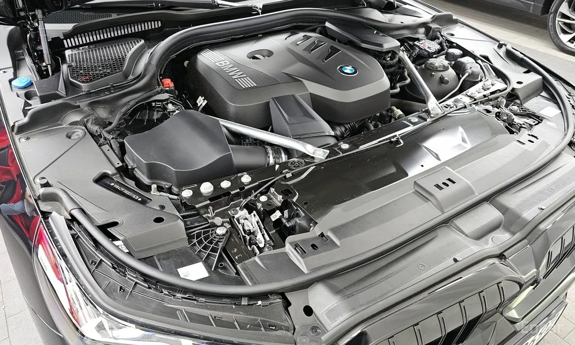 BMW 5 Series 2023 520i