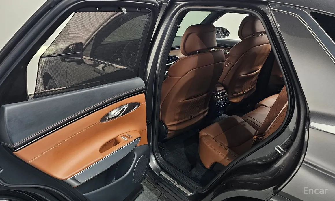 Фото 20 - Genesis GV70