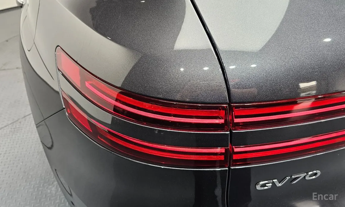 Фото 23 - Genesis GV70