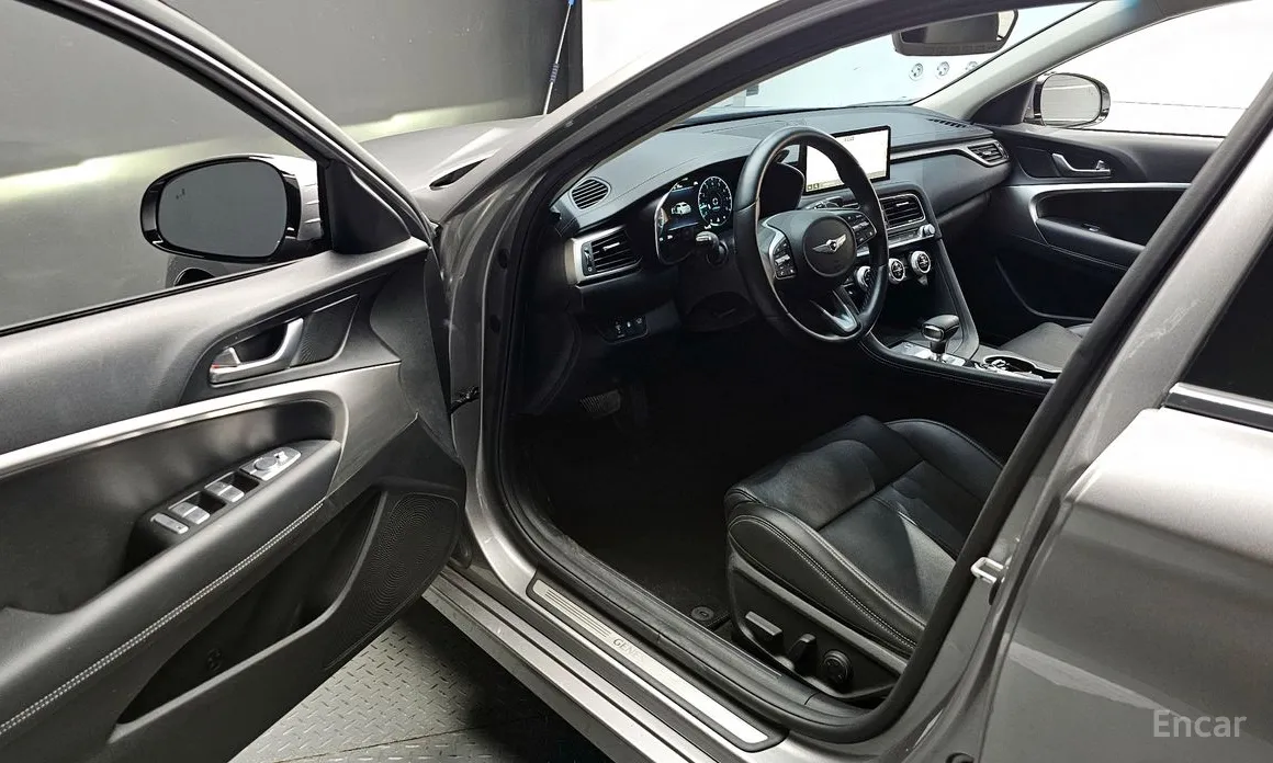 Photo 10 - Genesis G70