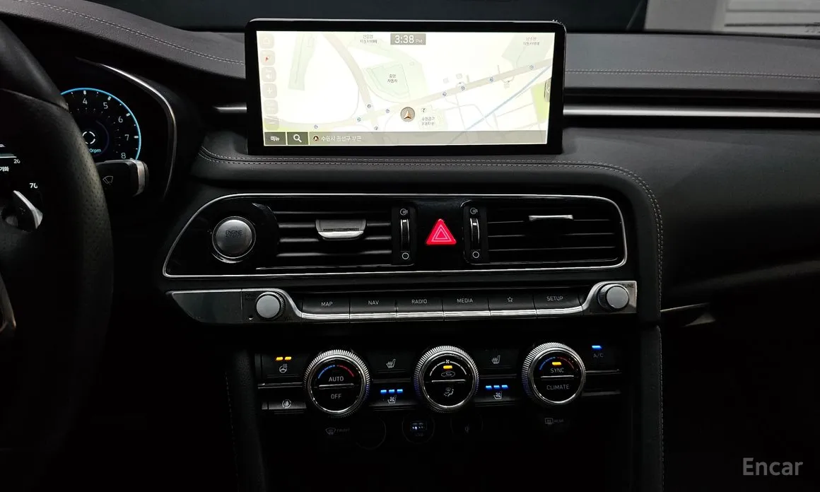 Photo 13 - Genesis G70
